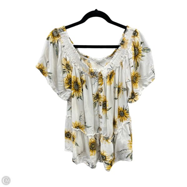 Top Short Sleeve By Maurices In White, Size: L on Sale