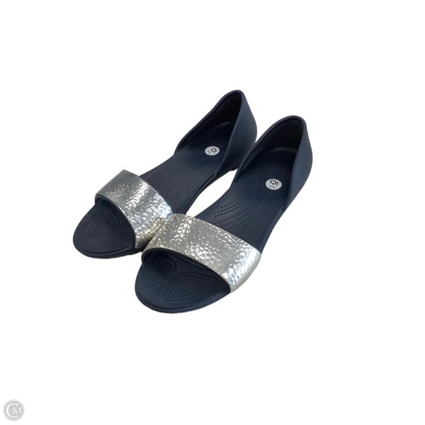 Sandals Flats By Crocs In Navy, Size: 10 Fashion